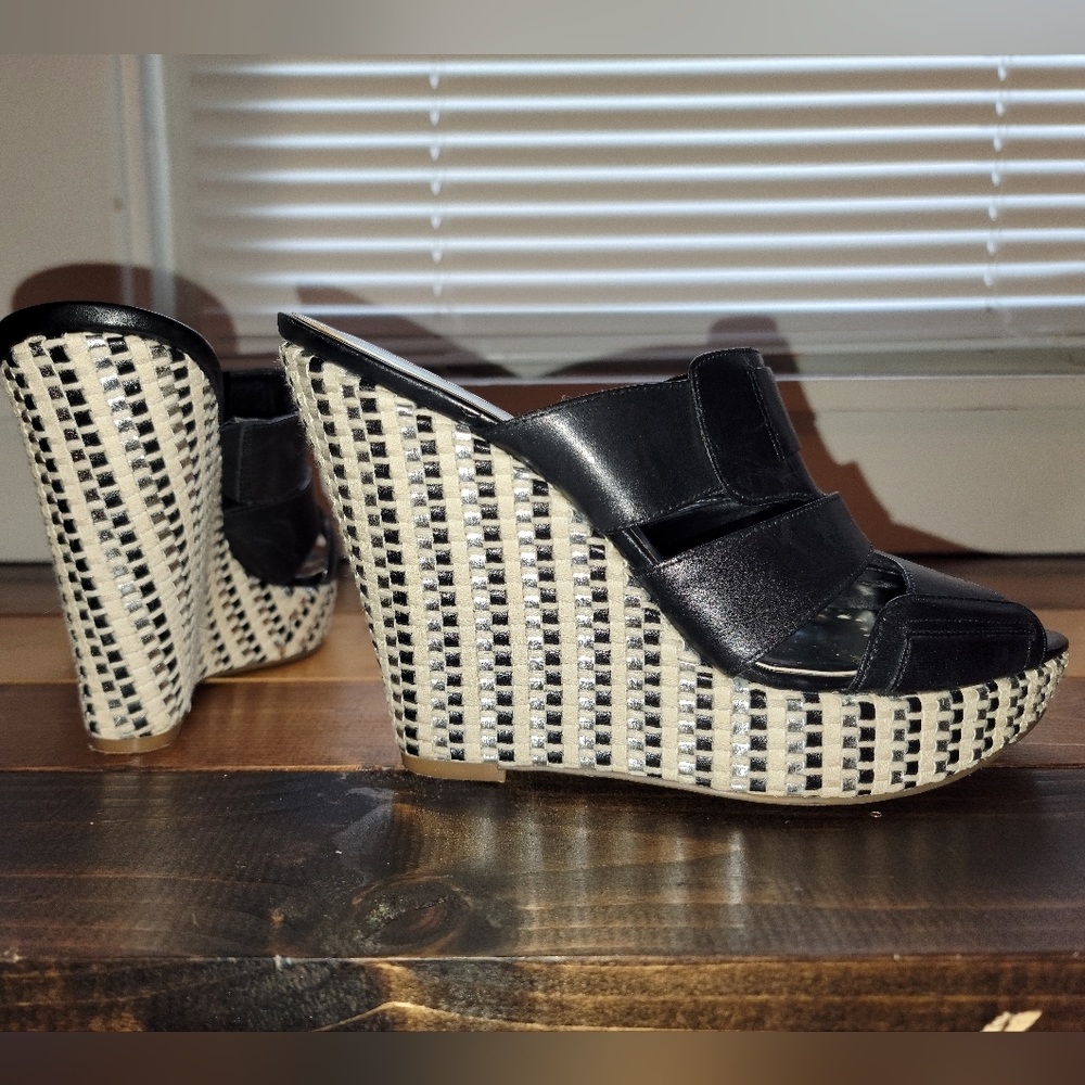 BCBG wedges size 8.5 only worn once